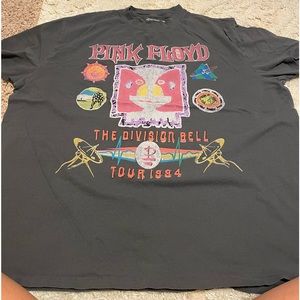 Abercrombie and fitch tee